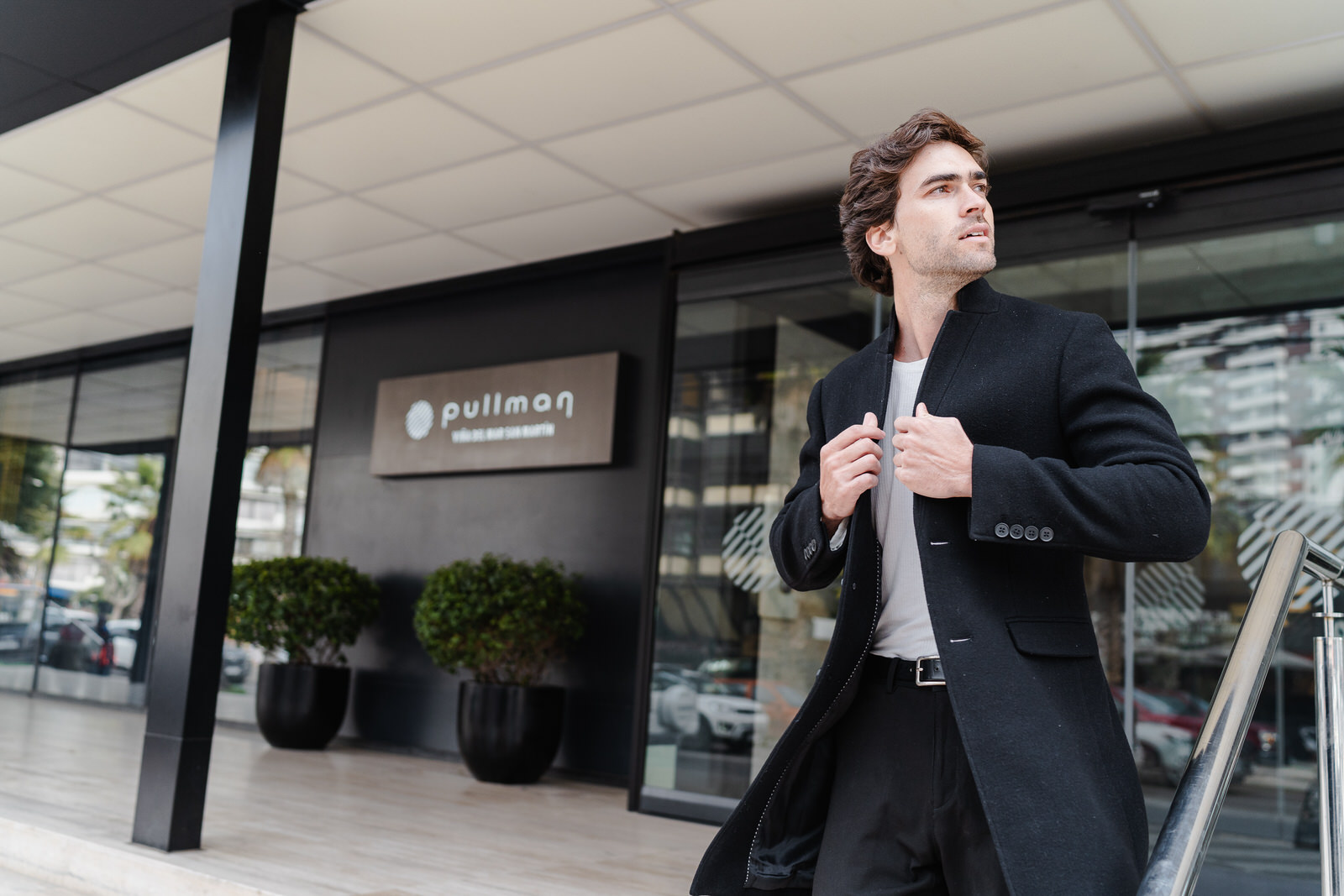 Fotografía comercial hombre moda urbana hotel Viña del Mar Chile