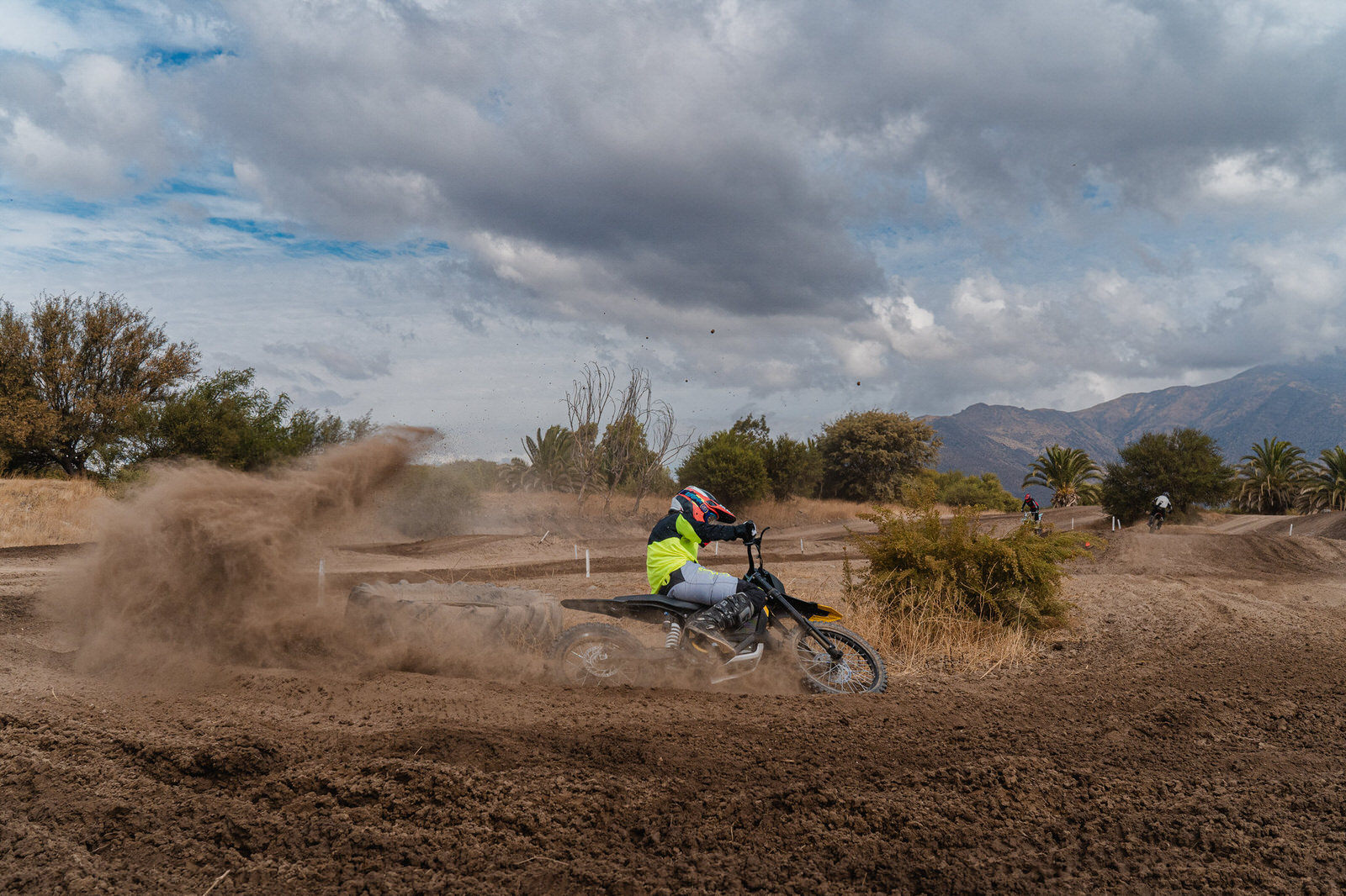 Fotografía comercial motocross acción desierto deportes Chile