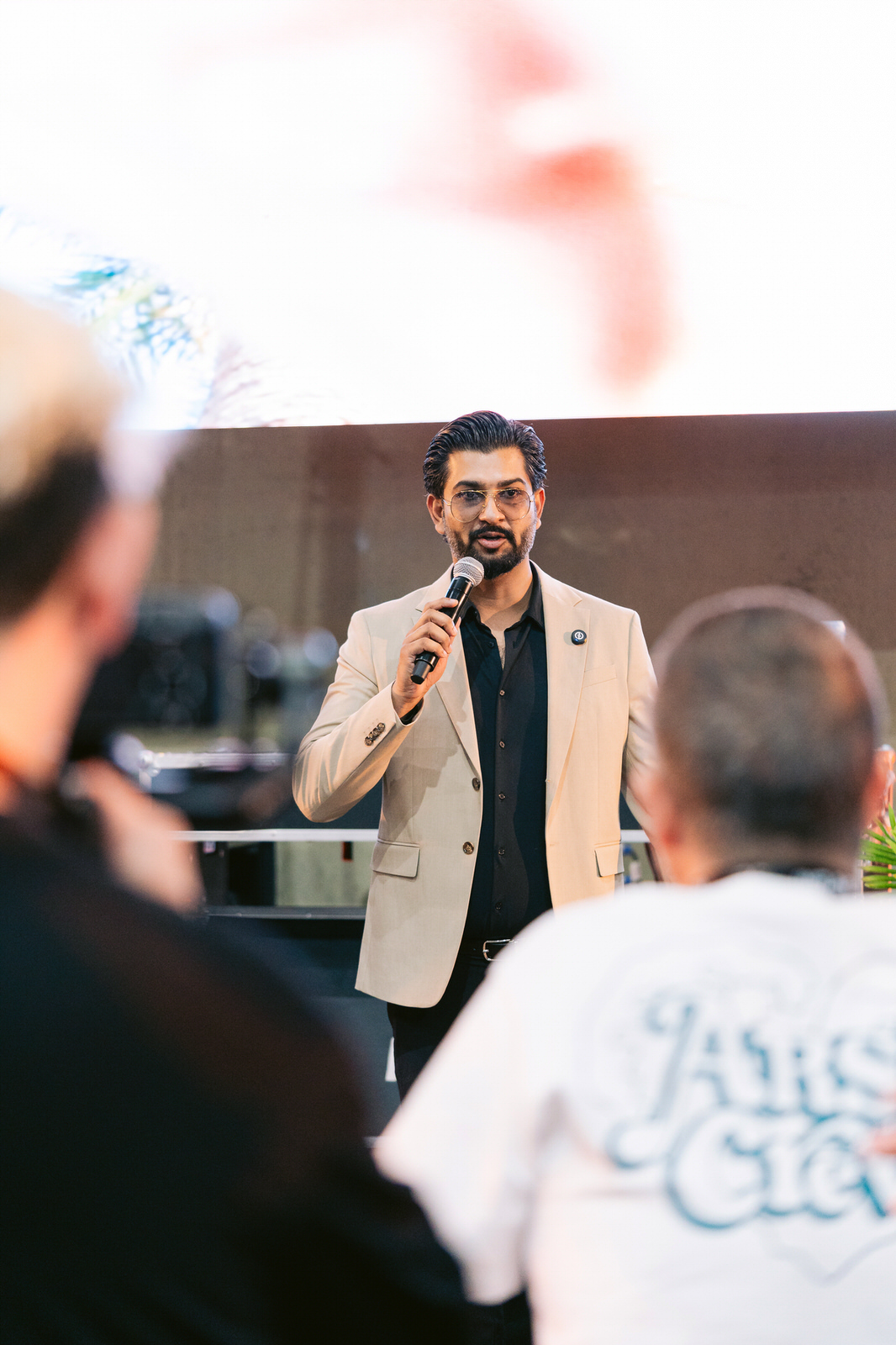 Clew World Vaper Show 2025 — presentacion microfono audiencia