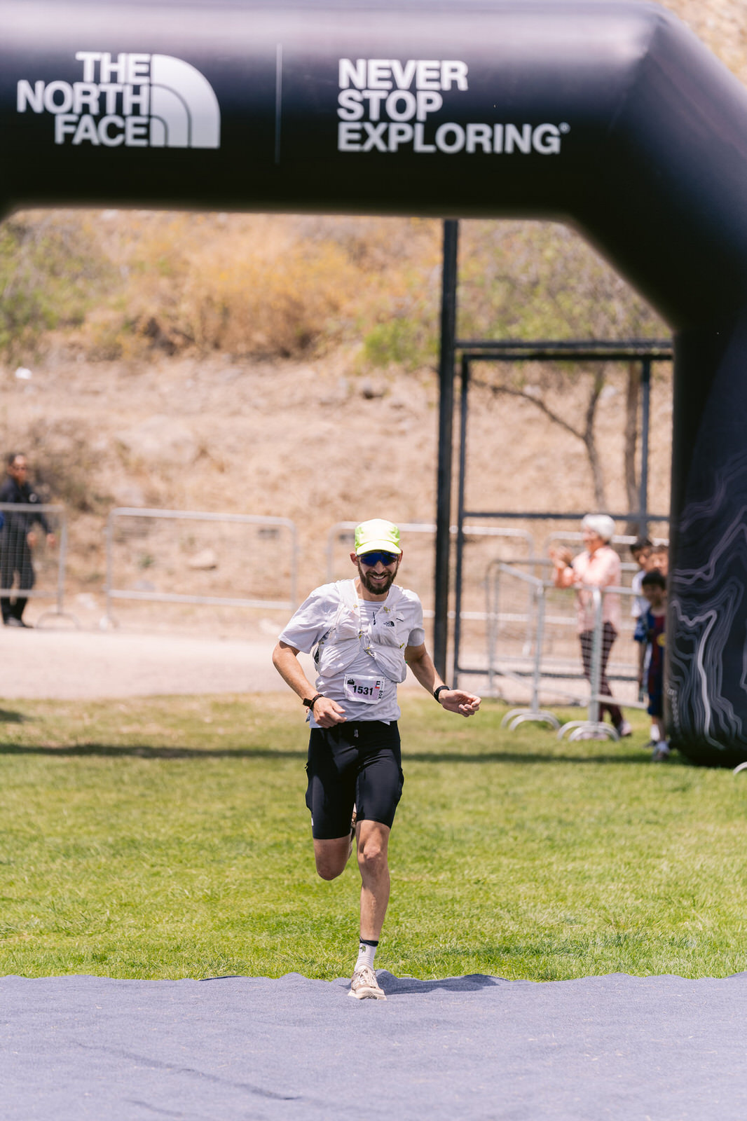 Kifit TNF Endurance Trail 2025 — corredor acercandose meta