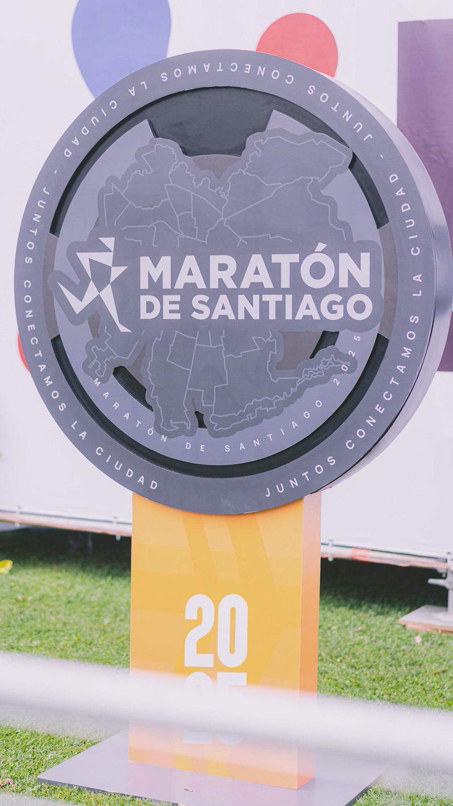 Maratón de Santiago 2025 — compilado de fotos story