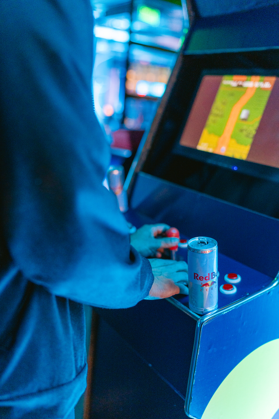 Red Bull RB Zero — can red bull pantalla gaming
