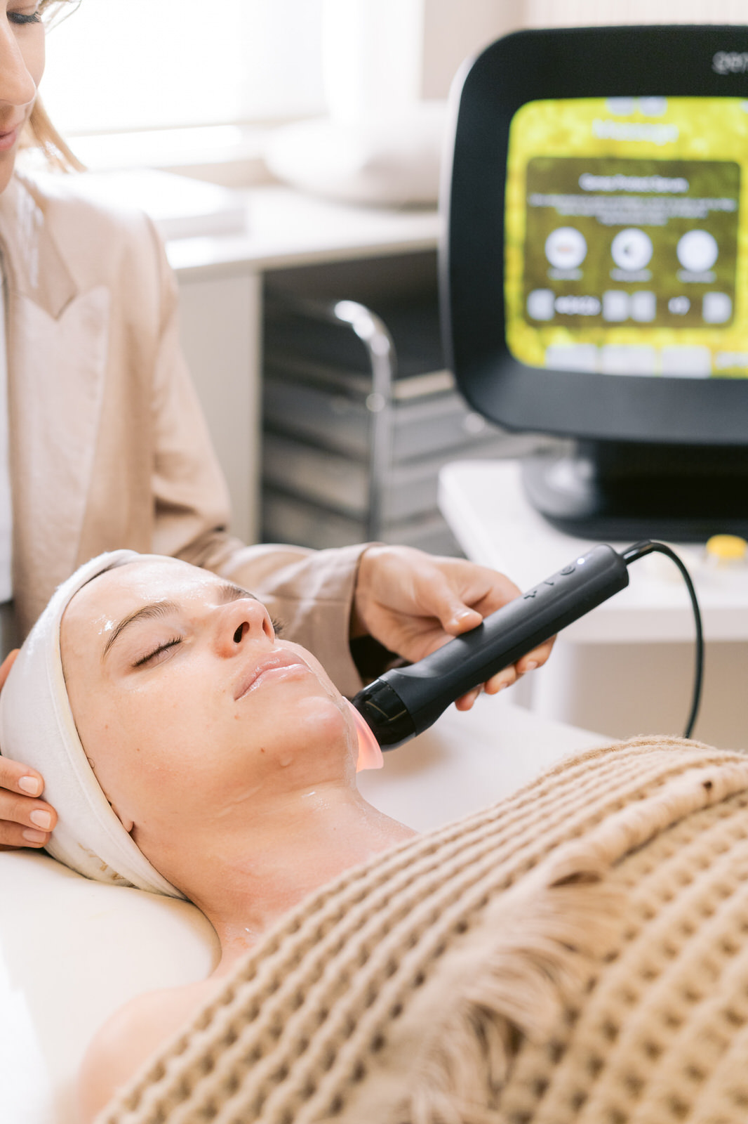 CDM Medical — Geneo tratamiento facial 2