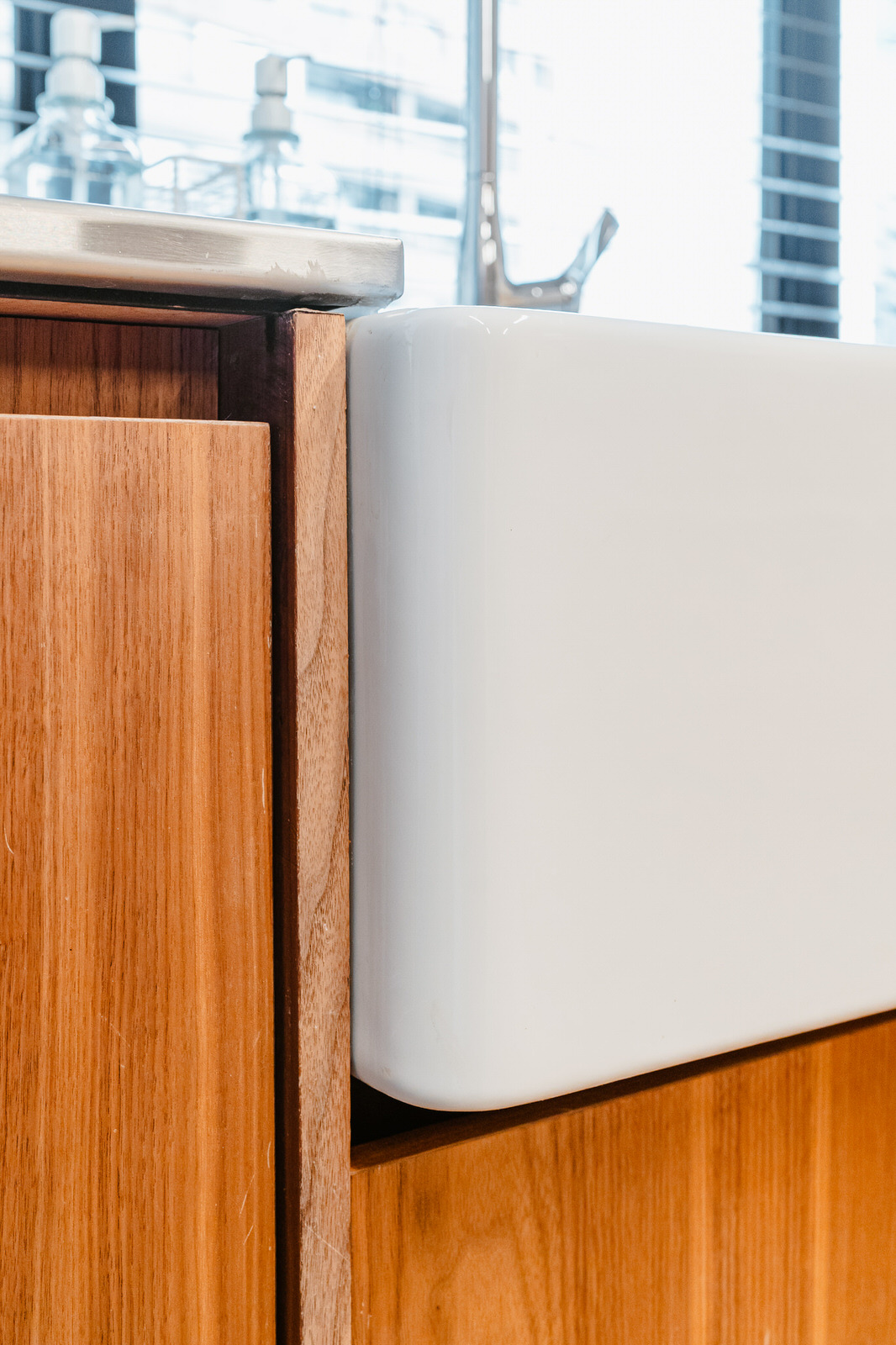 Detalle mueble madera y blanco, Cassone La Luma