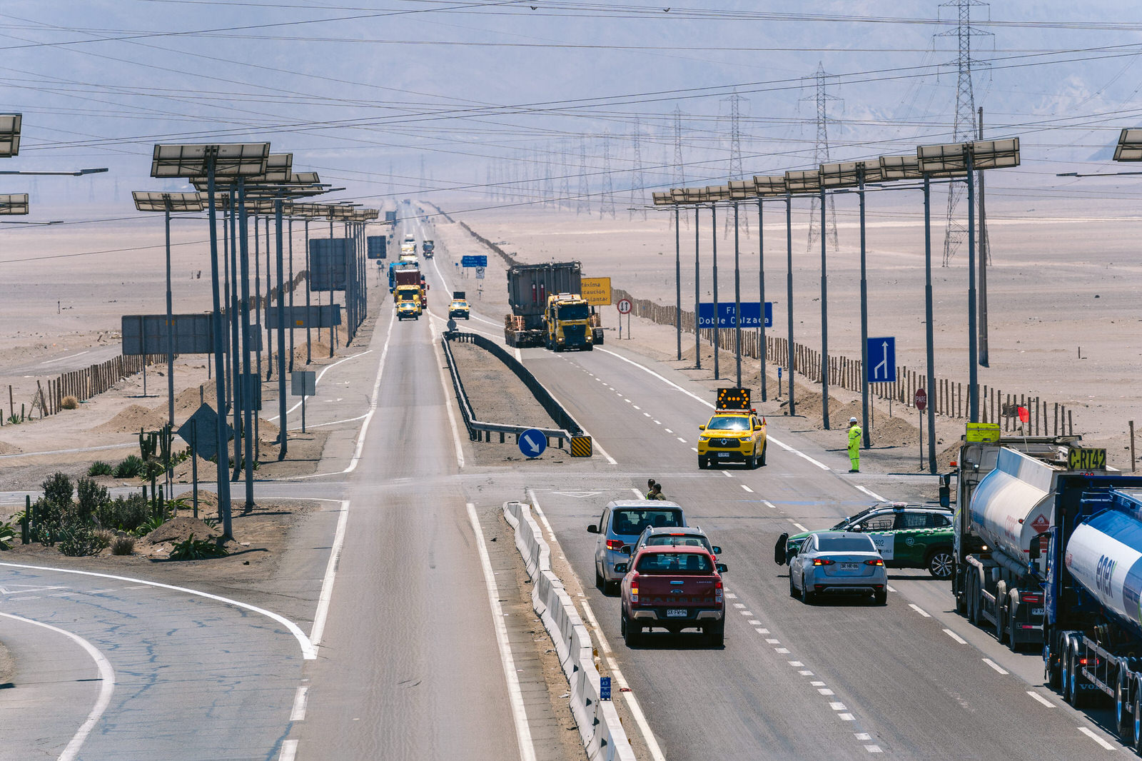 WEG Transformador Antofagasta — convoy carretera torres electricas
