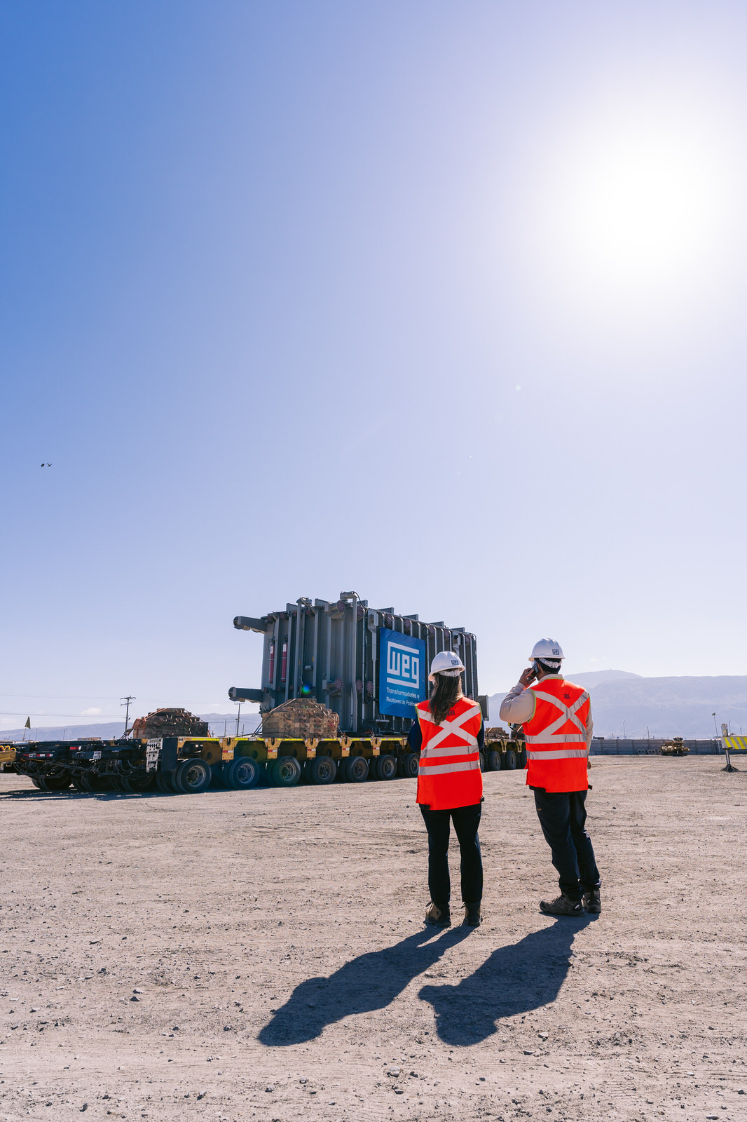 WEG Transformador Antofagasta — transformador trabajadores vertical