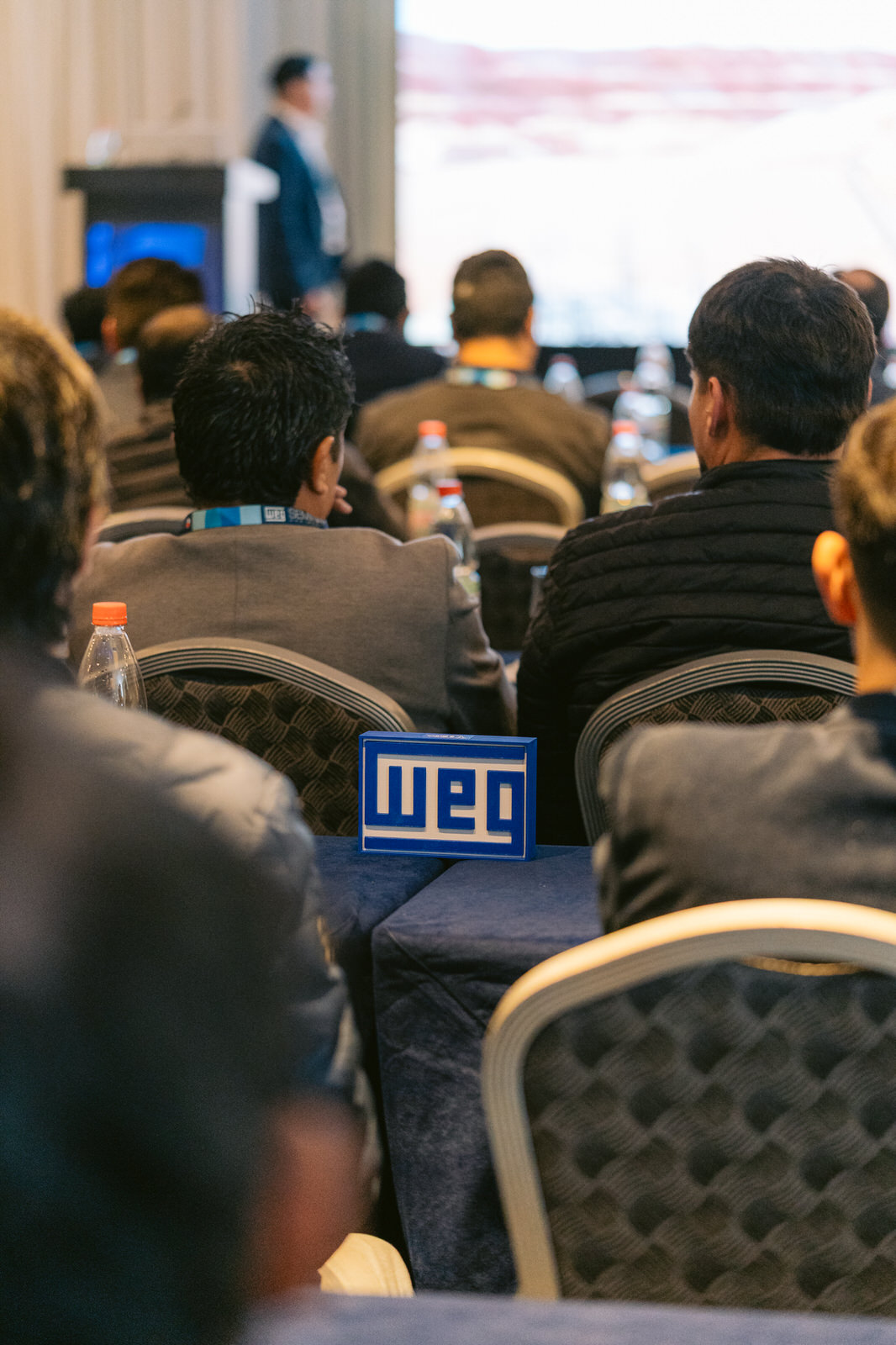 Público logo WEG Seminario Antofagasta