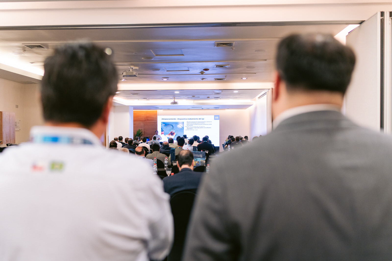 Conversación pasillo Seminario WEG Concepción